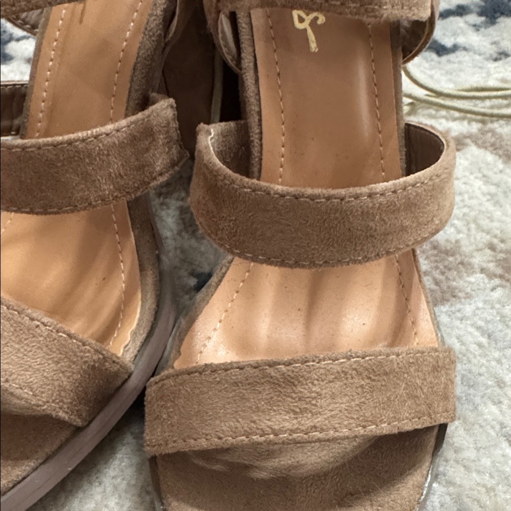 Lulus beige faux suede heels - Picture 4 of 5